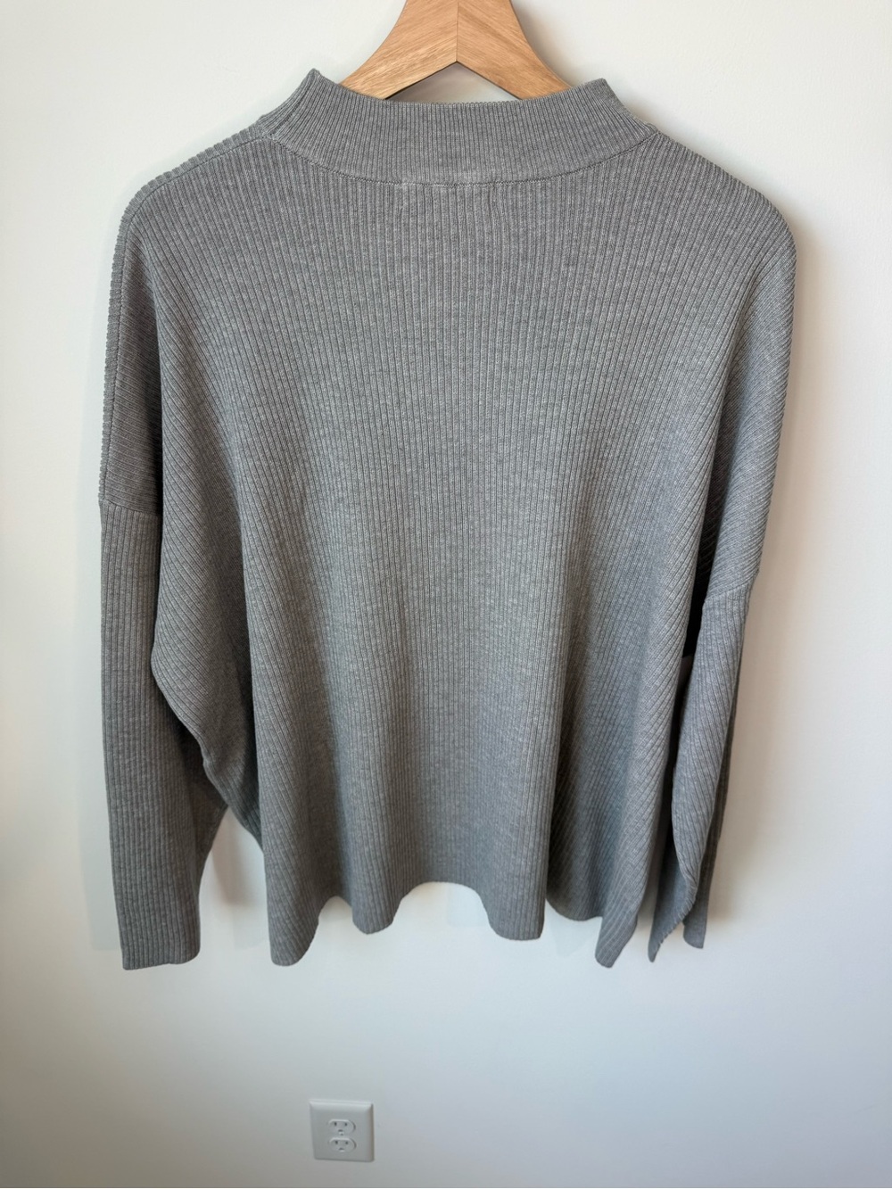 Zenana Outfitters NWOT Women's Crewneck Sweater and Pants Set in Light Gray | L